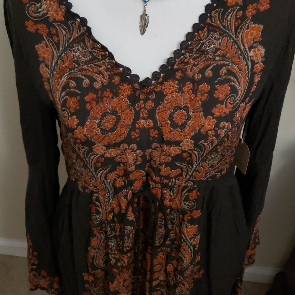 Taylor & Sage Dress - Picture 2 of 4